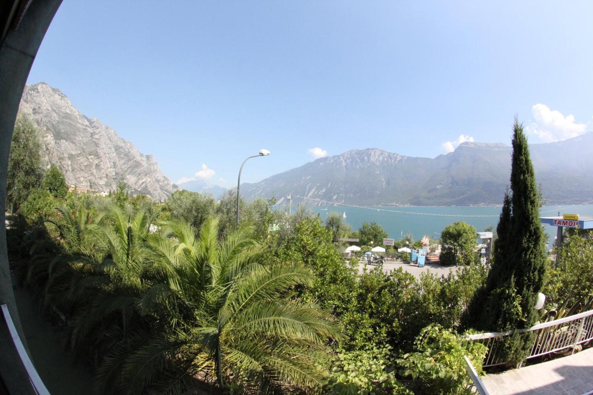 Hotel Riviera Panoramic Green Resort Limone sul Garda Room photo