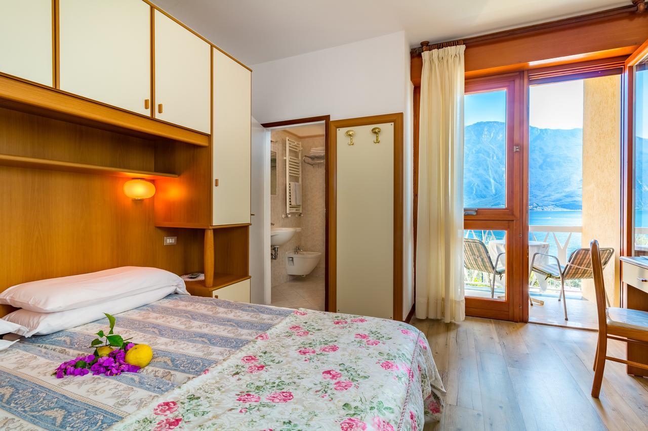 Hotel Riviera Panoramic Green Resort Limone sul Garda Exterior photo