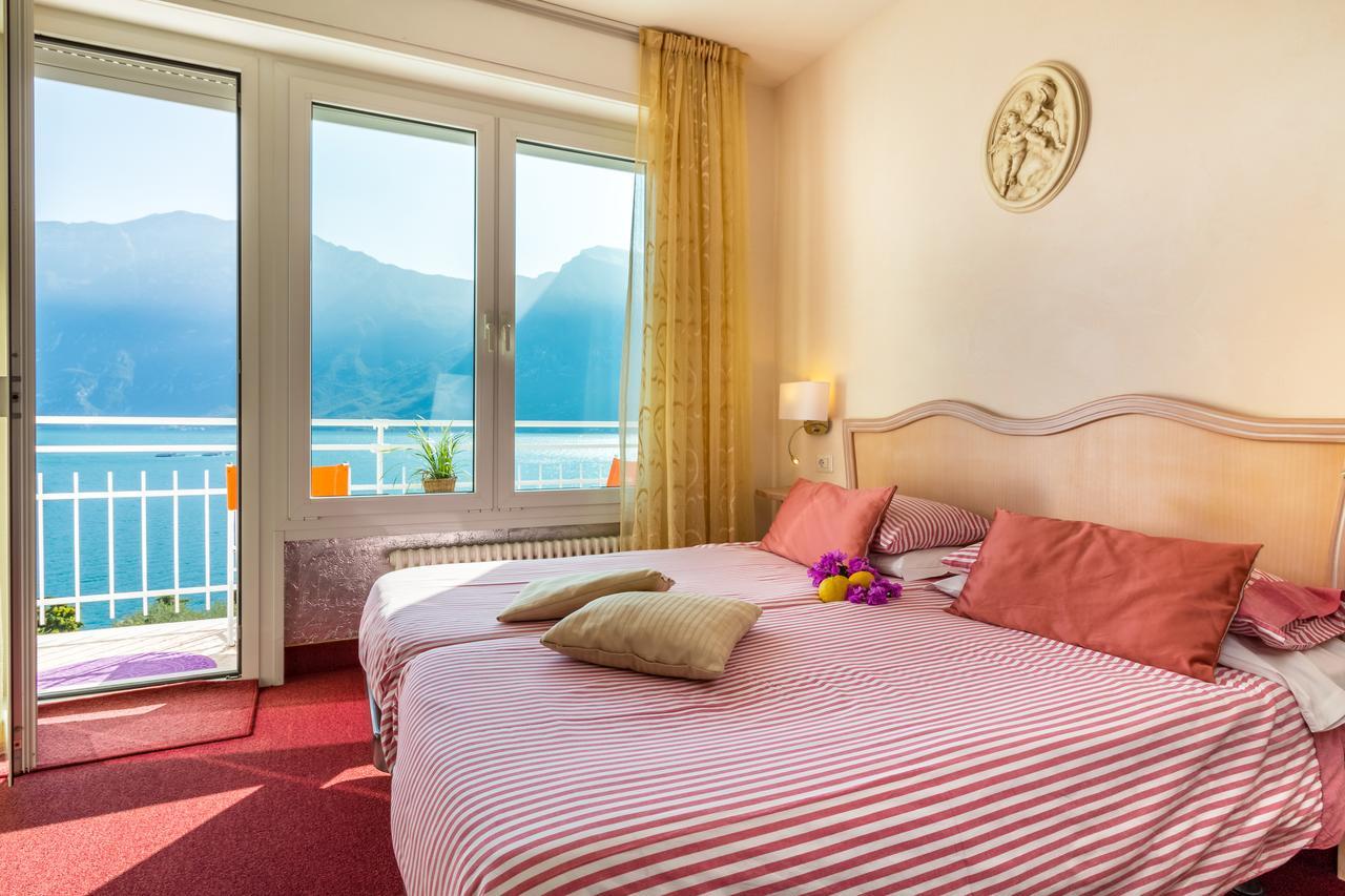 Hotel Riviera Panoramic Green Resort Limone sul Garda Exterior photo