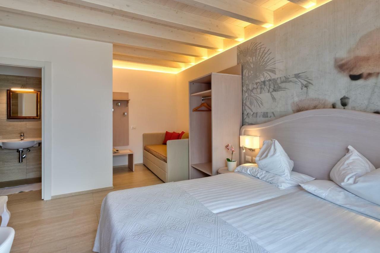 Hotel Riviera Panoramic Green Resort Limone sul Garda Exterior photo