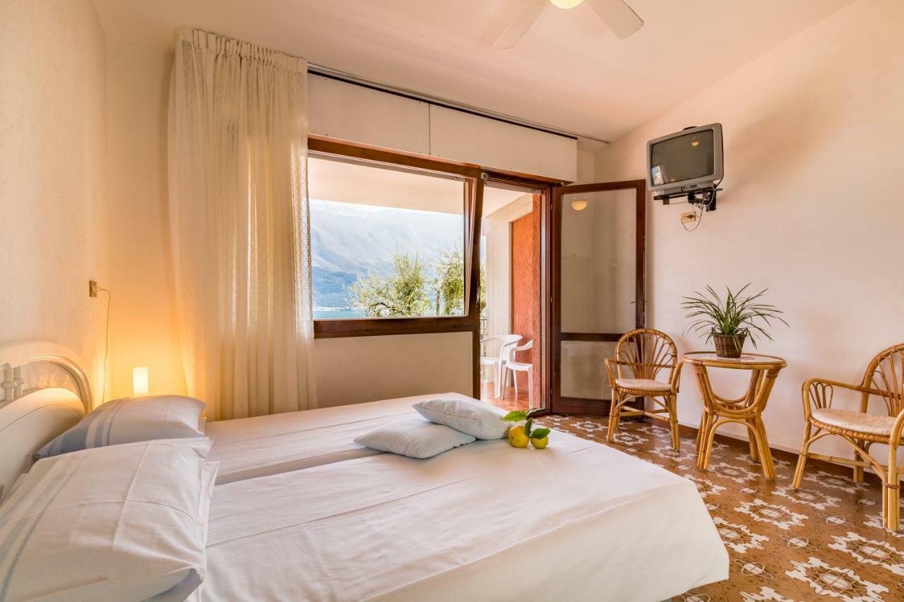 Hotel Riviera Panoramic Green Resort Limone sul Garda Exterior photo